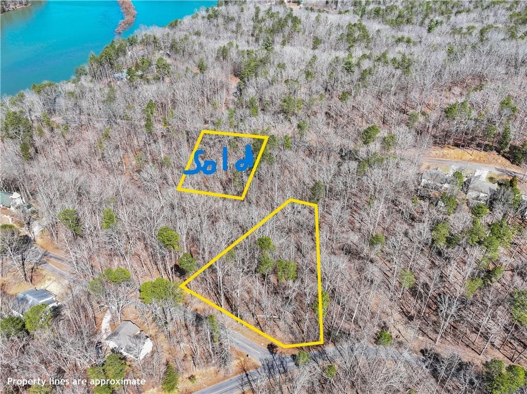 single family residence under contract at 7606 Pine Place, Murrayville, GA 30564