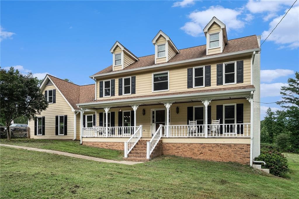4390 Inns Brook Drive, Snellville, GA 30039 — most recent listing photo