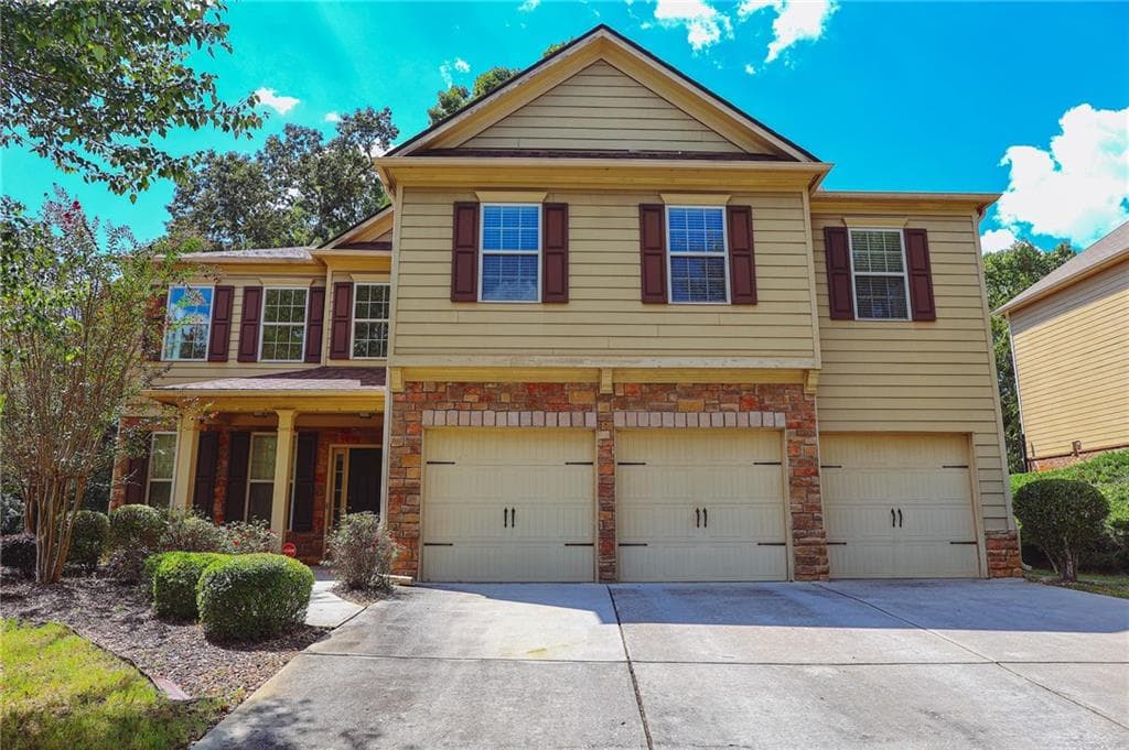 4 bedroom, 4 bathroom, 4,302 sq ft single family residence for sale at 6117 Golf View Crossing, Locust Grove, GA 30248 — photo 2