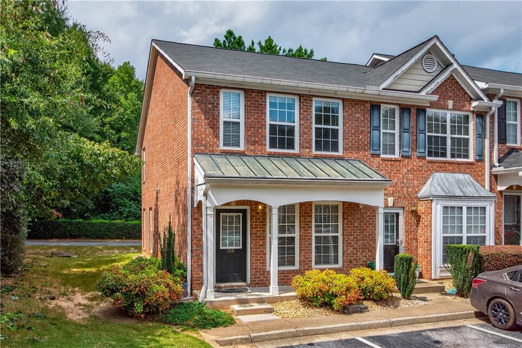 2 bedroom, 3 bathroom, 1,240 sq ft townhouse sold at 266 Paden Cove Trail, Lawrenceville, GA 30044