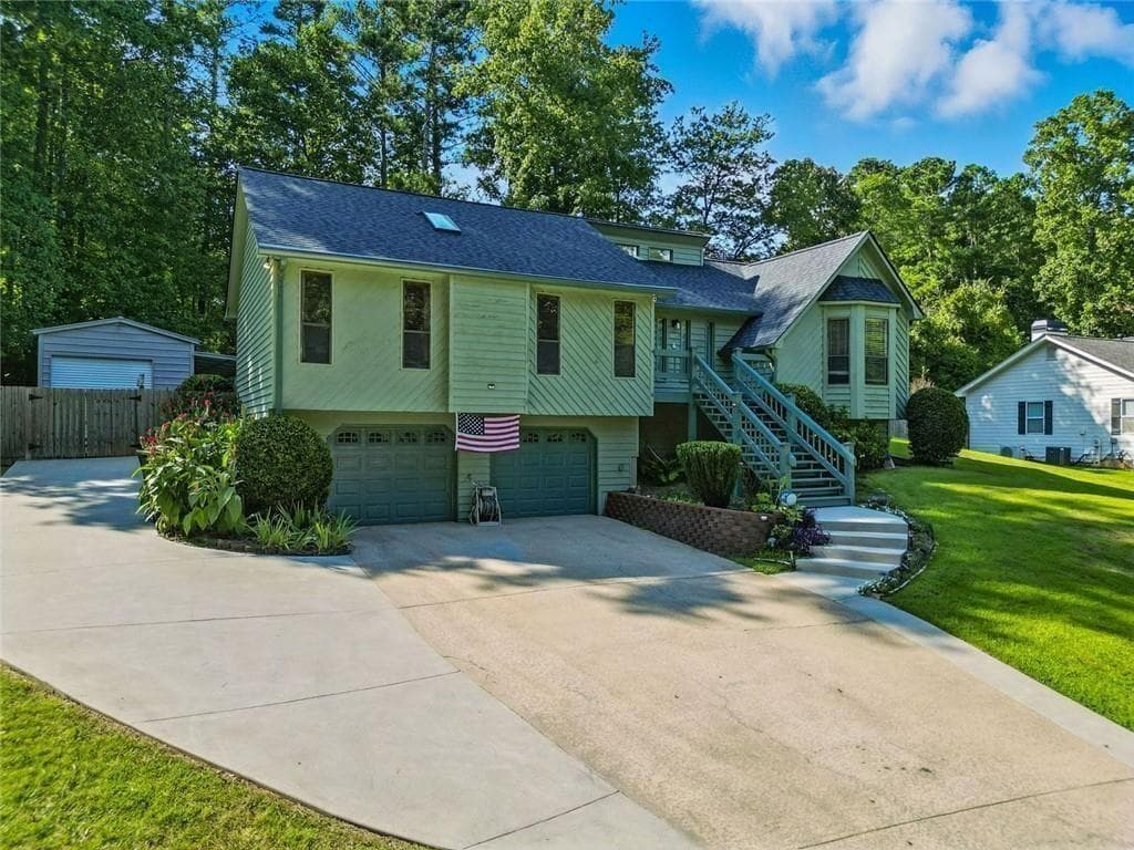 3 bedroom, 2 bathroom, 2,128 sq ft single family residence sold at 107 Wiley Bridge Court, Woodstock, GA 30188