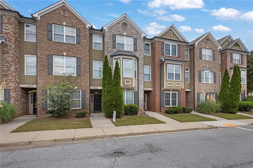 3 bedroom, 4 bathroom, 1,636 sq ft townhouse sold at 6034 Bayrose Circle, Atlanta, GA 30344