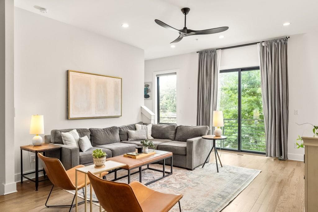 3 bedroom, 4 bathroom, 2,379 sq ft townhouse sold at 550 N Highland Avenue 4, Atlanta, GA 30307