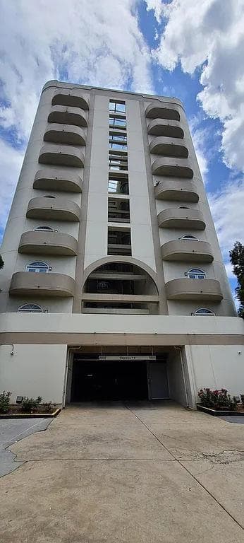 2 bedroom, 2 bathroom, 1,301 sq ft condominium sold at 2161 Peachtree Road 401, Atlanta, GA 30309
