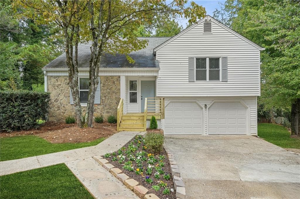 4 bedroom, 3 bathroom, 1,132 sq ft single family residence sold at 245 Plantation Glen Court, Alpharetta, GA 30022