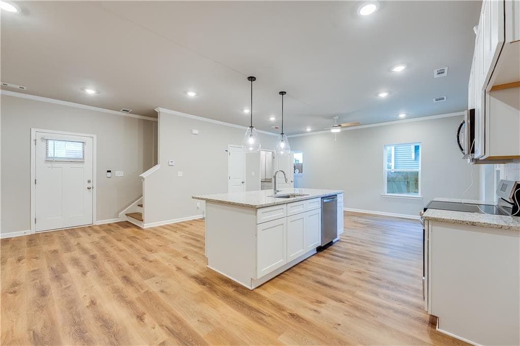 3 bedroom, 3 bathroom, 1,326 sq ft townhouse for sale at 964 Lawton Street, Atlanta, GA 30310 — photo 5