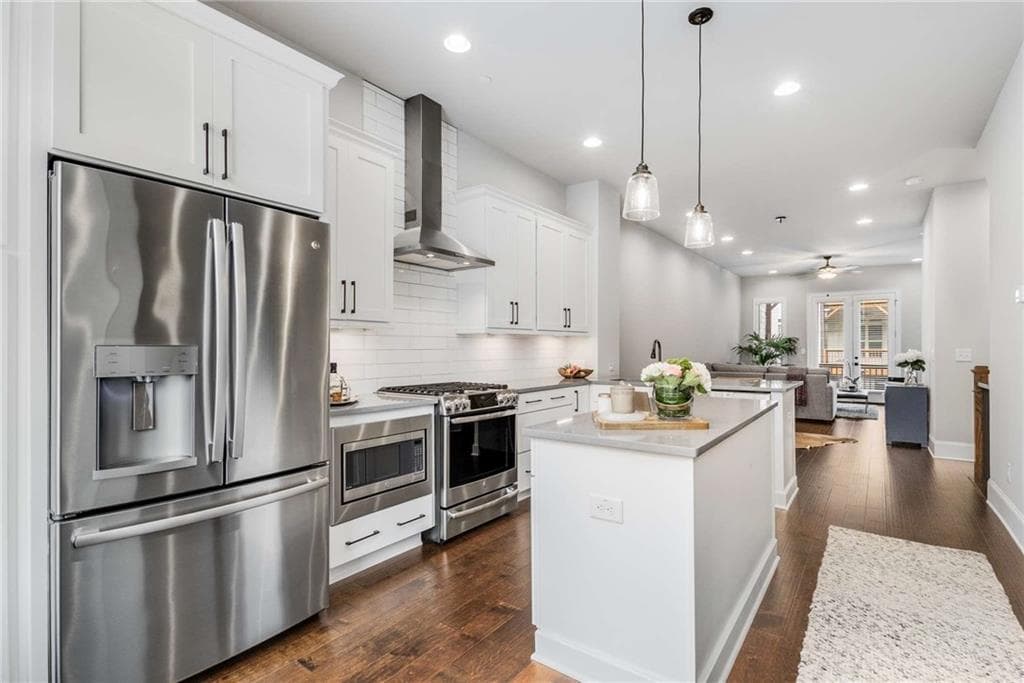 2 bedroom, 4 bathroom, 1,800 sq ft townhouse sold at 4330 Parkside Place, Atlanta, GA 30342