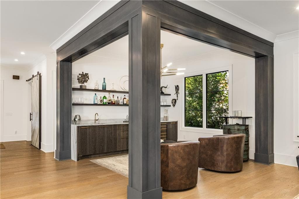 5 bedroom, 7 bathroom, 6,500 sq ft single family residence under contract at 306 Pinecrest Road, Atlanta, GA 30342 — photo 10