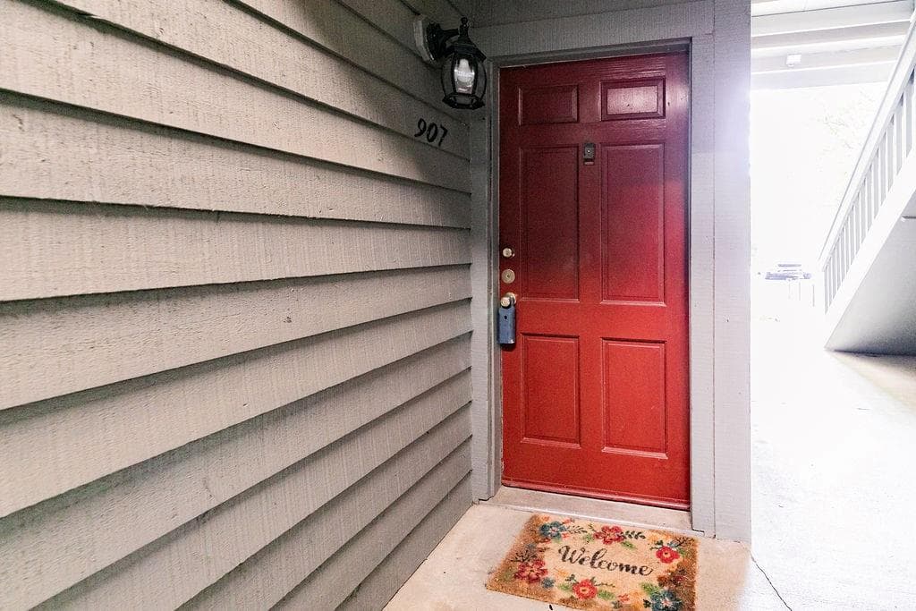 907 Tuxworth Circle, Decatur, GA 30033 — most recent listing photo