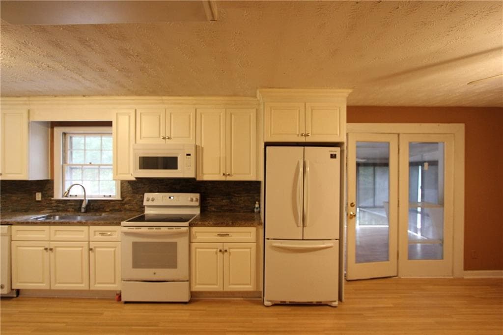4 bedroom, 3 bathroom single family residence for rent at 2944 Piedmont Drive, Marietta, GA 30066 for $2,900 a month — photo 5