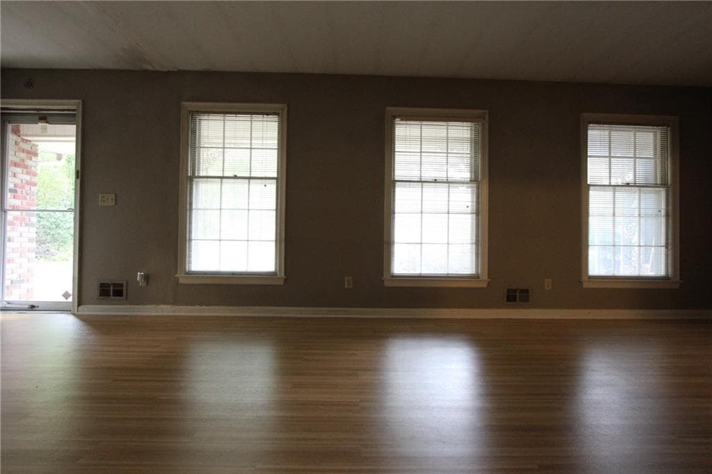4 bedroom, 3 bathroom single family residence for rent at 2944 Piedmont Drive, Marietta, GA 30066 for $2,900 a month — photo 3