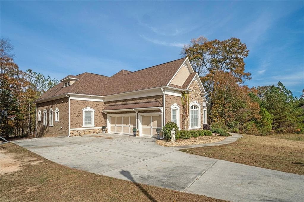 5 bedroom, 6 bathroom, 4,856 sq ft single family residence for sale at 1059 CONCERTO Court, Fairburn, GA 30213 — photo 5