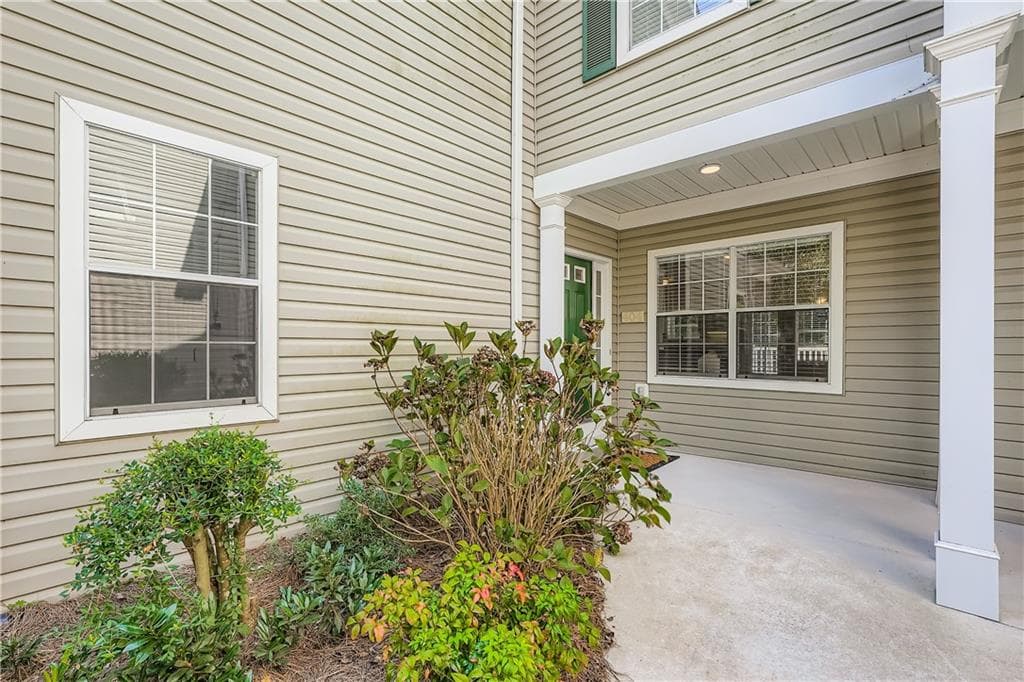 3 bedroom, 3 bathroom, 1,528 sq ft condominium under contract at 404 Las Brasis Court, Peachtree City, GA 30269 — photo 3