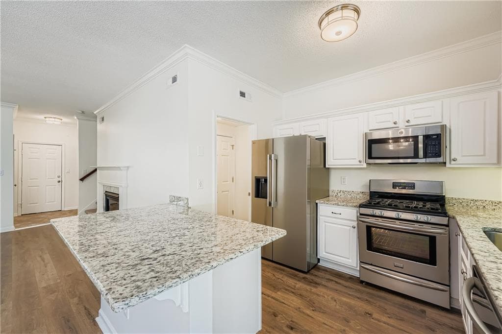 3 bedroom, 3 bathroom, 1,528 sq ft condominium under contract at 404 Las Brasis Court, Peachtree City, GA 30269 — photo 9