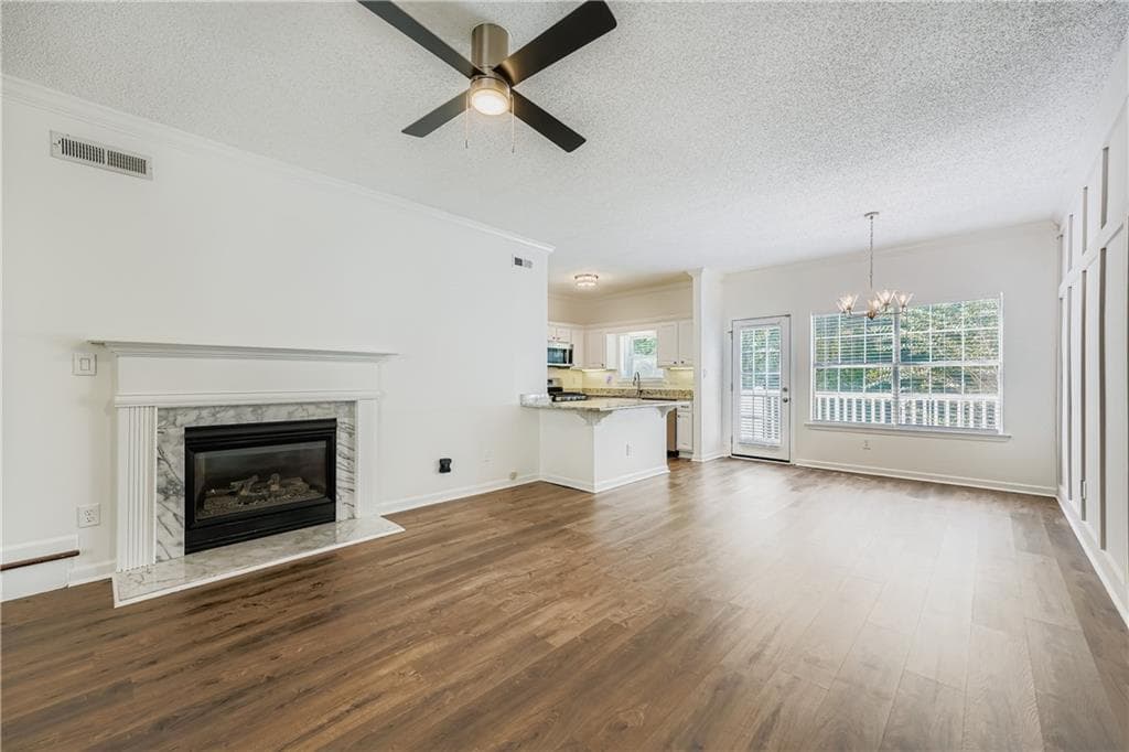 3 bedroom, 3 bathroom, 1,528 sq ft condominium under contract at 404 Las Brasis Court, Peachtree City, GA 30269