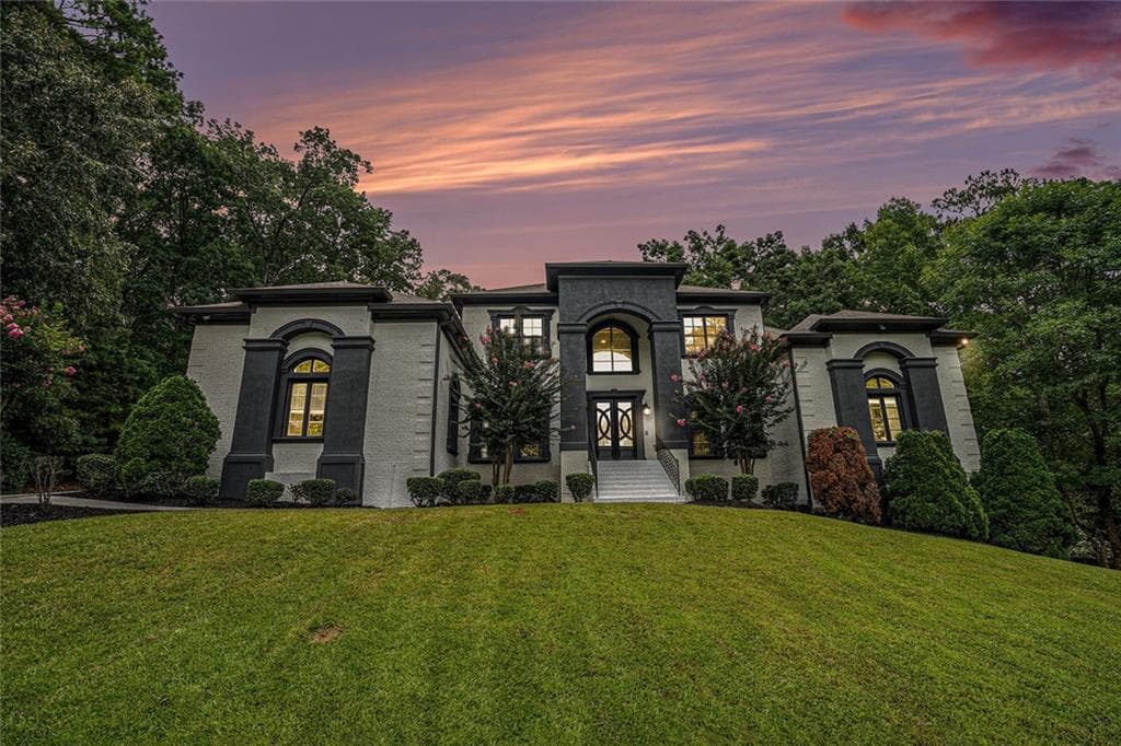 6 bedroom, 6 bathroom, 8,353 sq ft single family residence under contract at 4025 Cascade Road, Atlanta, GA 30331 — photo 2