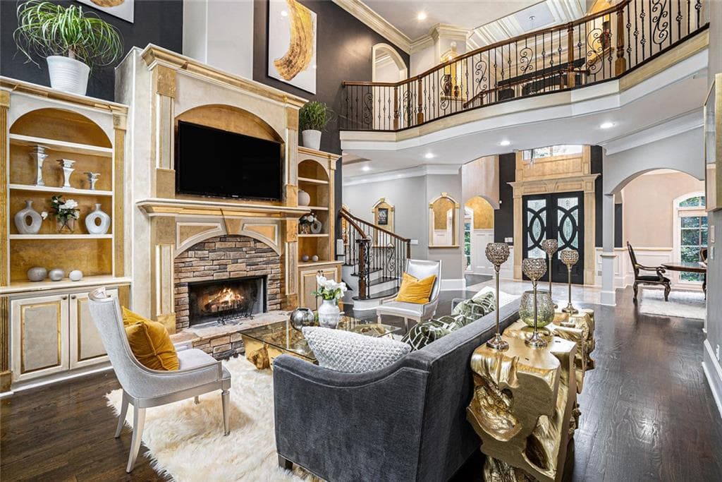 6 bedroom, 6 bathroom, 8,353 sq ft single family residence under contract at 4025 Cascade Road, Atlanta, GA 30331 — photo 3