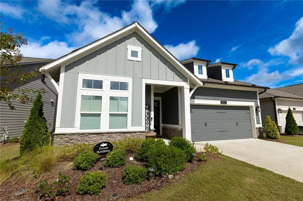 6821 Bungalow Road, Flowery Branch, GA 30542 — most recent listing photo