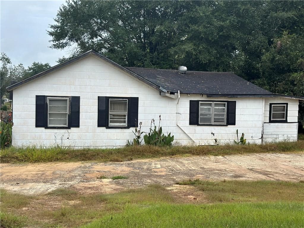 205 E Pine Street, Vienna, GA 31092 — most recent listing photo