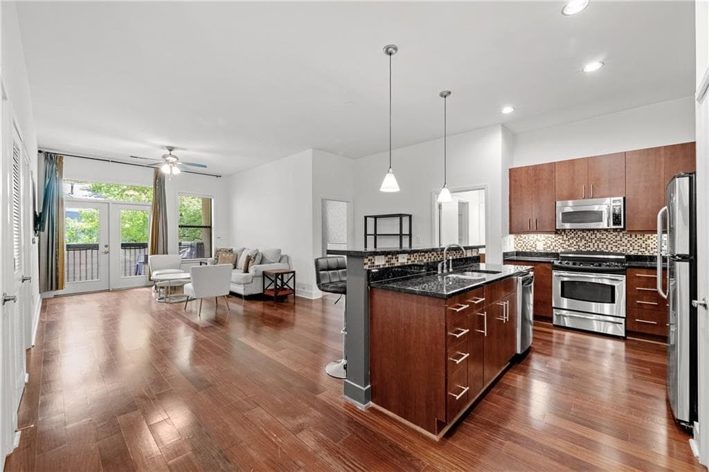 2 bedroom, 2 bathroom, 1,196 sq ft condominium for sale at 425 Chapel Street 2108, Atlanta, GA 30313
