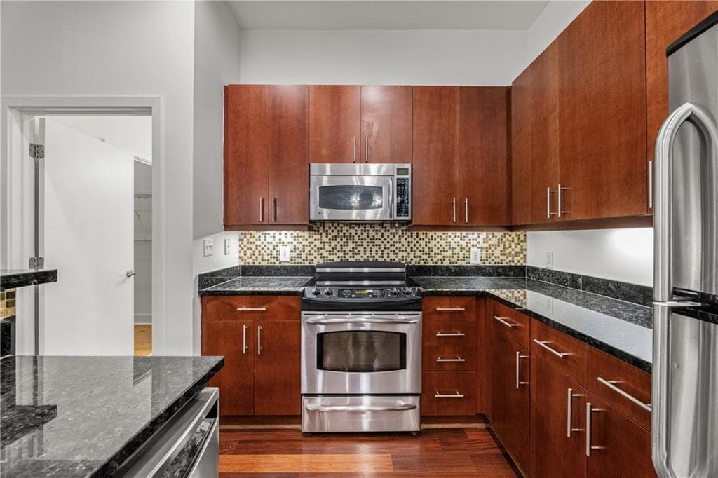 2 bedroom, 2 bathroom, 1,196 sq ft condominium for sale at 425 Chapel Street 2108, Atlanta, GA 30313 — photo 3