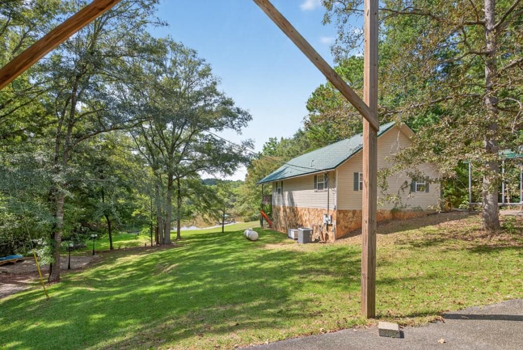 2 bedroom, 2 bathroom, 1,440 sq ft single family residence sold at 145 & 143 Edgewater Drive, Eatonton, GA 31024