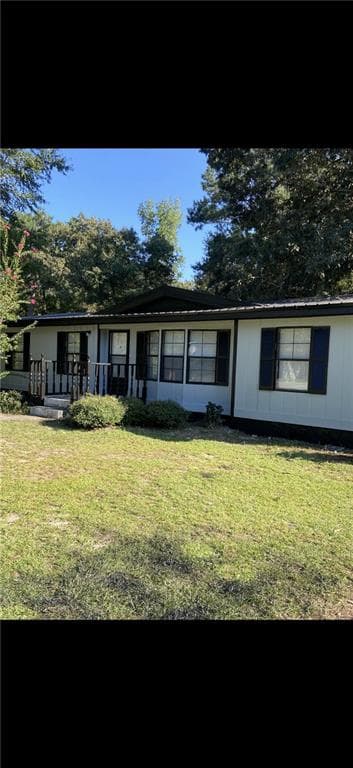 3 bedroom, 2 bathroom, 1,570 sq ft single family residence under contract at 109 VILLAGE Boulevard, Perry, GA 31069