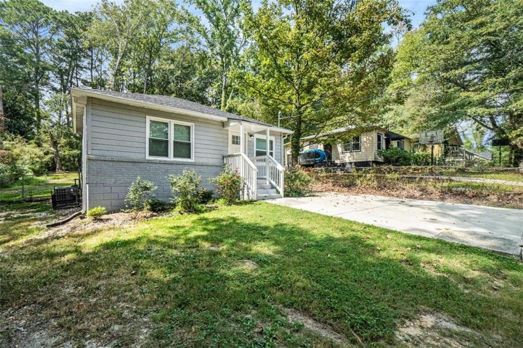 2 bedroom, 1 bathroom, 768 sq ft single family residence sold at 462 Center Hill Avenue, Atlanta, GA 30318