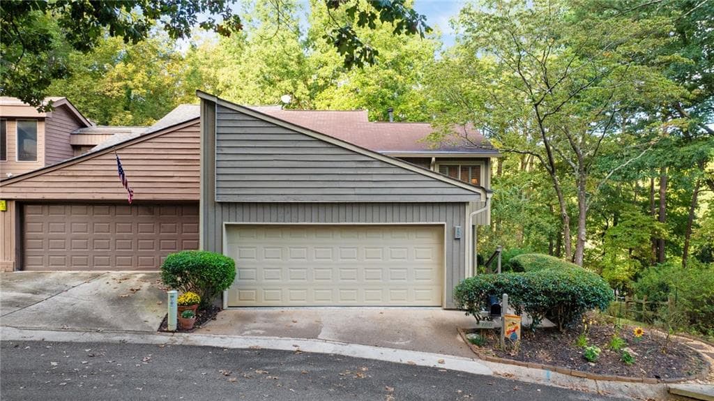 4 bedroom, 4 bathroom, 3,303 sq ft townhouse sold at 180 Colony Ridge Drive, Alpharetta, GA 30022