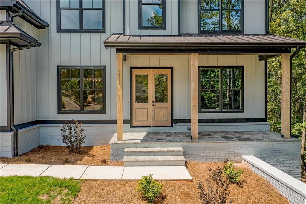 5 bedroom, 5 bathroom, 3,770 sq ft single family residence for sale at 6008 Tradewinds Cove, Gainesville, GA 30506 — photo 6