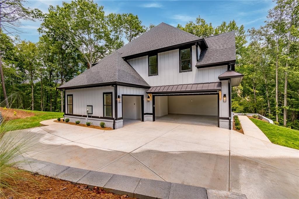 5 bedroom, 5 bathroom, 3,770 sq ft single family residence for sale at 6008 Tradewinds Cove, Gainesville, GA 30506 — photo 8