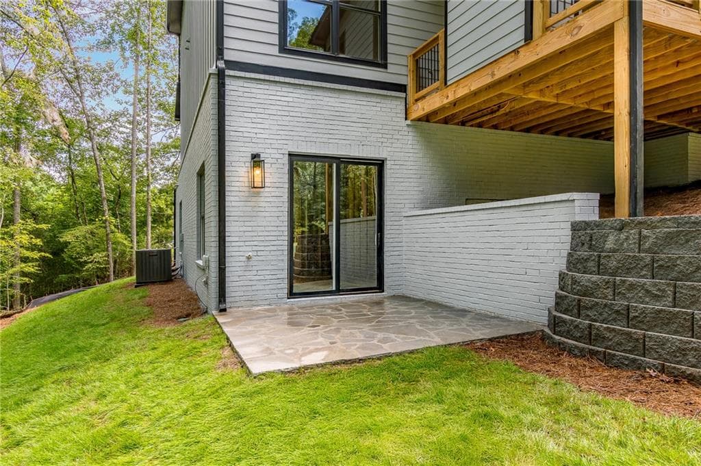 5 bedroom, 5 bathroom, 3,770 sq ft single family residence for sale at 6008 Tradewinds Cove, Gainesville, GA 30506 — photo 10
