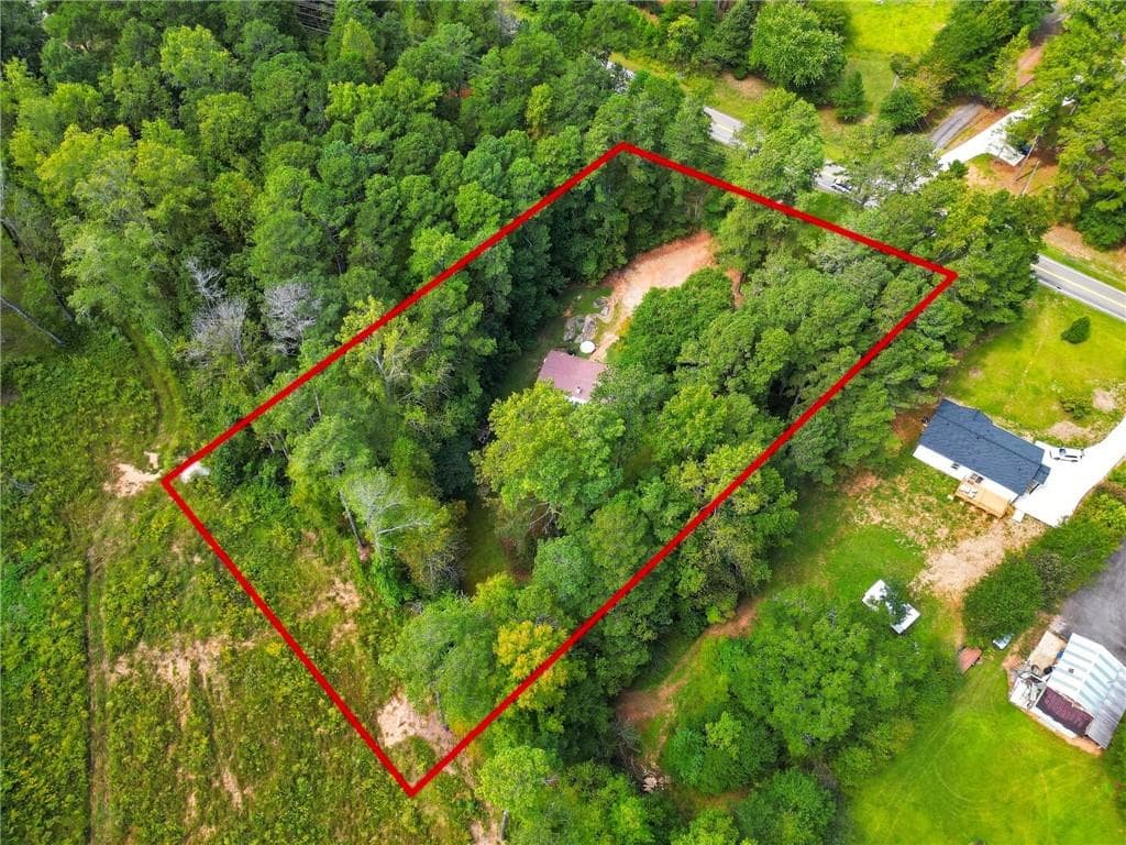 3 bedroom, 1 bathroom mobile home sold at 2042 Sugar Pike Road, Woodstock, GA 30188