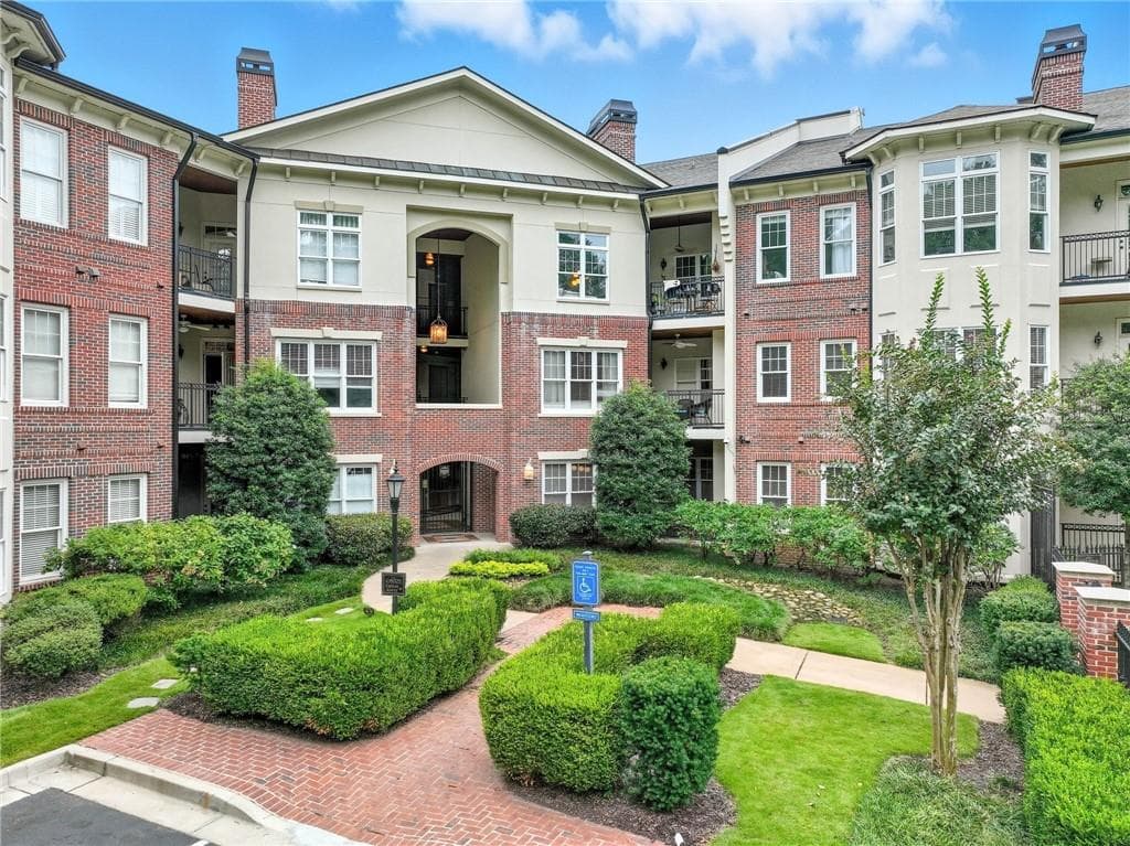 825 Highland Lane 1312, Atlanta, GA 30306 — most recent listing photo