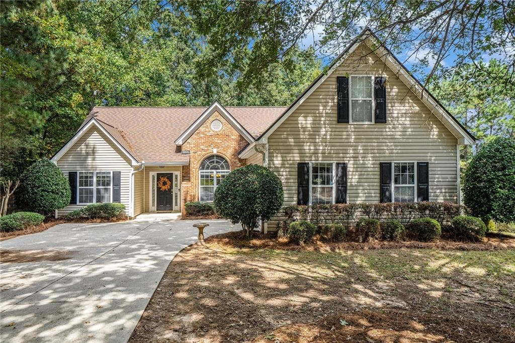 3 bedroom, 2 bathroom, 2,024 sq ft single family residence sold at 370 Cedarhurst Road, Lawrenceville, GA 30045