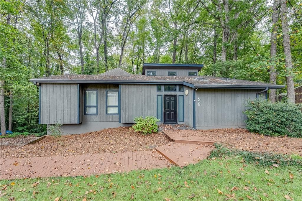 658 Planters Row, Lilburn, GA 30047 — most recent listing photo