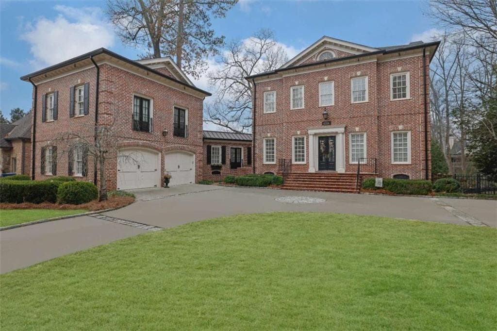 5 bedroom, 6 bathroom single family residence sold at 4084 Peachtree Dunwoody Road, Atlanta, GA 30342