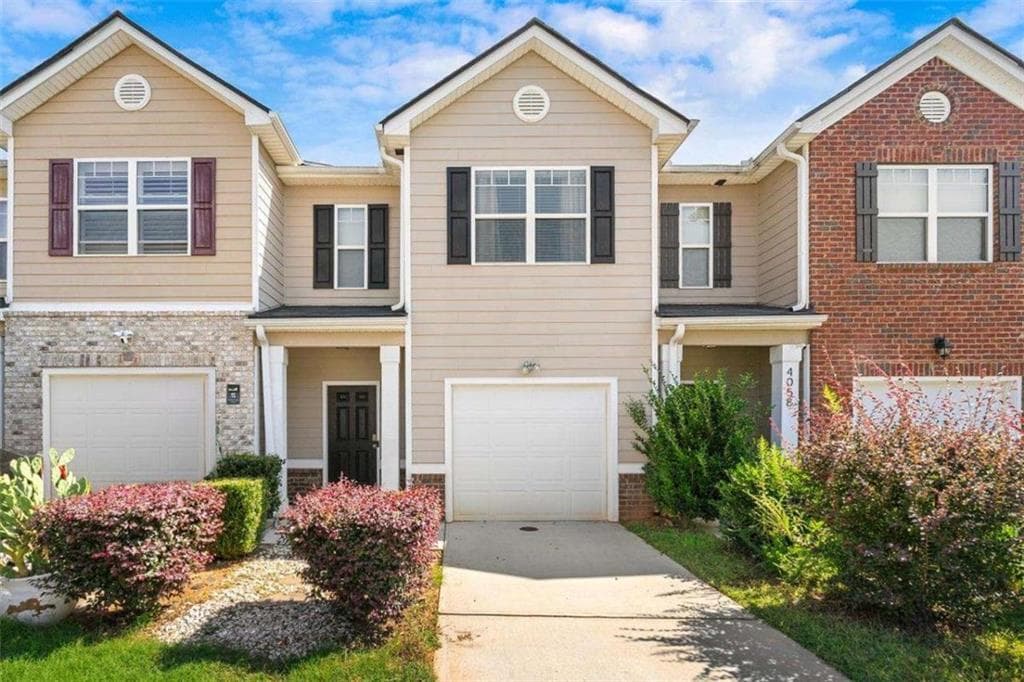 3 bedroom, 3 bathroom townhouse sold at 4056 Wortham Way, Decatur, GA 30034