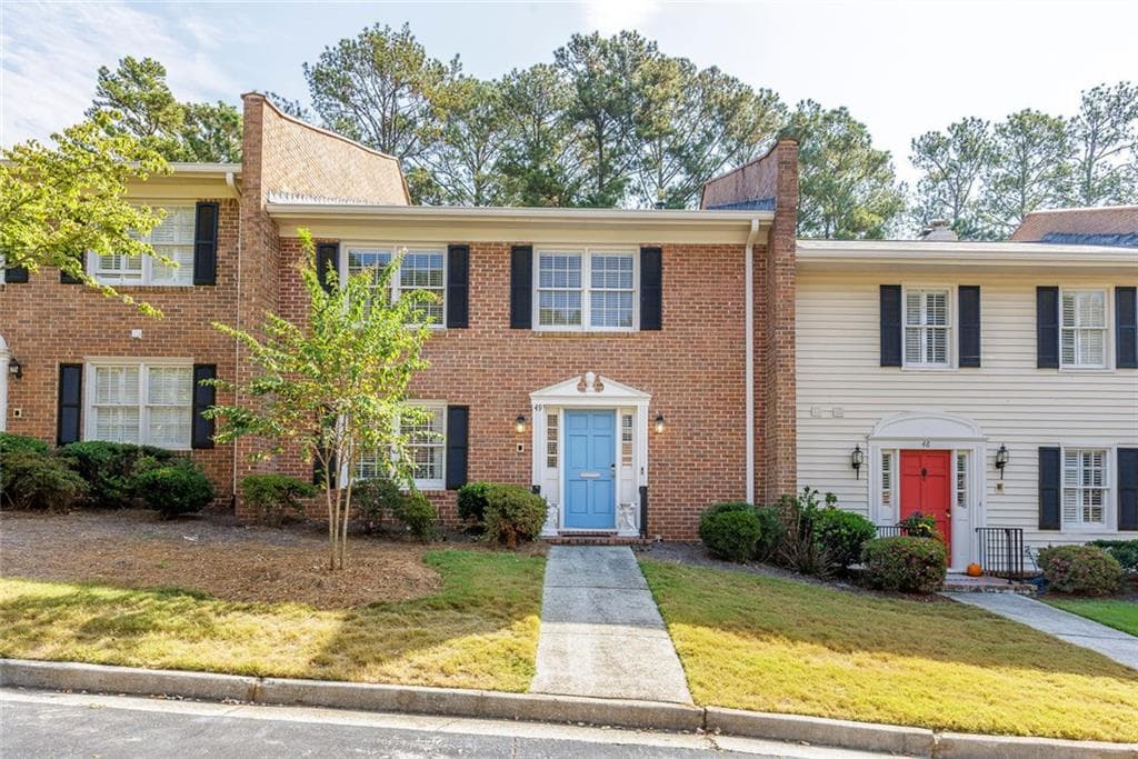 3 bedroom, 3 bathroom, 2,328 sq ft townhouse sold at 4101 Dunwoody Club Drive 49, Atlanta, GA 30350