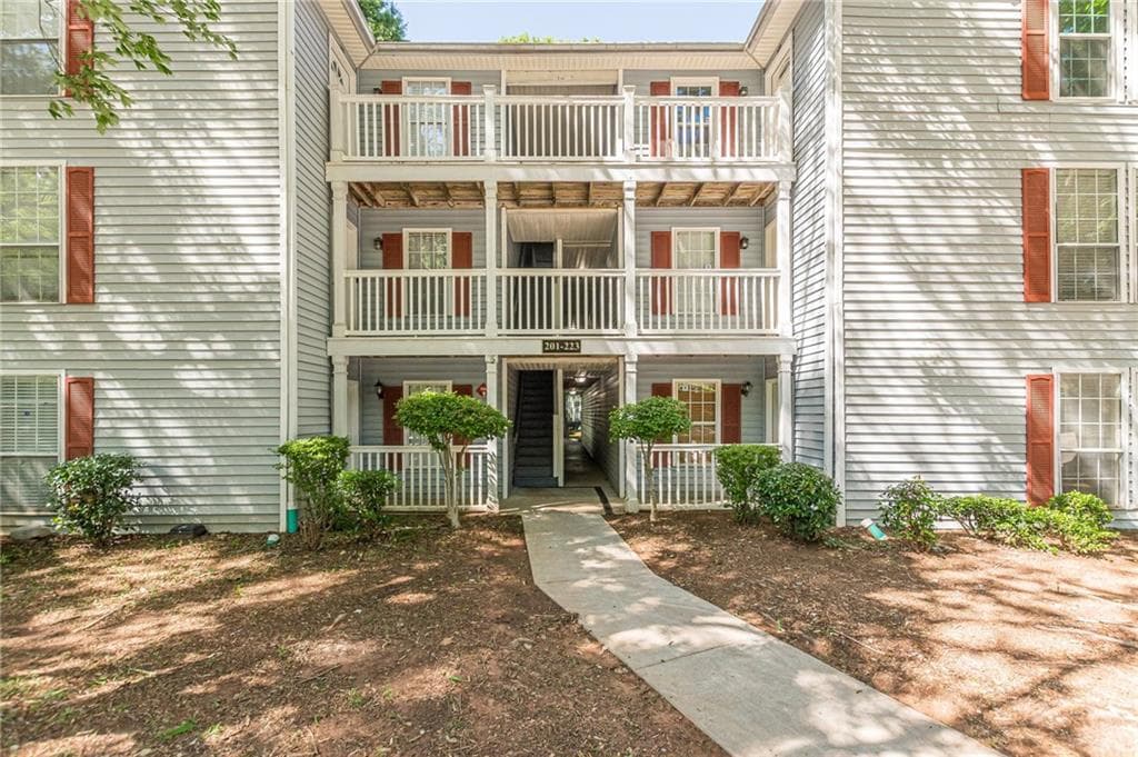 215 Cobblestone Trail, Avondale Estates, GA 30002 — most recent listing photo