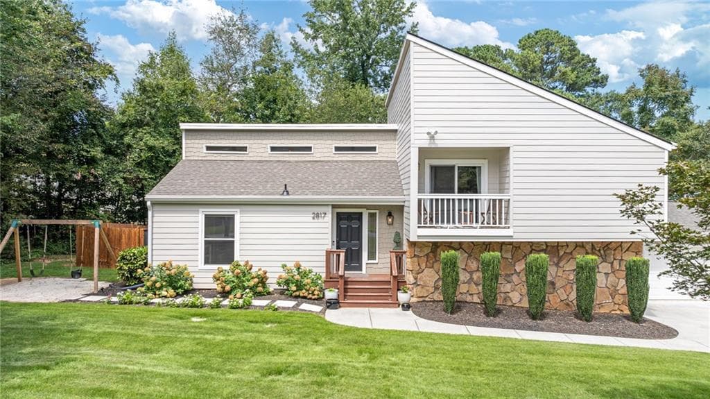 3 bedroom, 2 bathroom, 2,268 sq ft single family residence sold at 2817 Gracewood Drive, Marietta, GA 30062