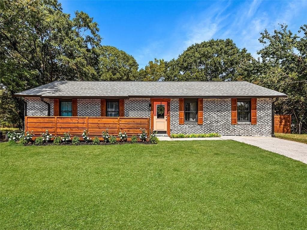 8762 East Bourne Drive, Jonesboro, GA 30238 — most recent listing photo