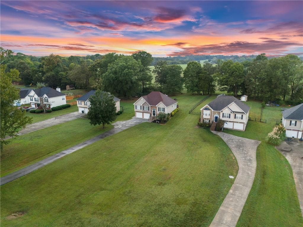 105 Woodberry Drive, Calhoun, GA 30701 — most recent listing photo