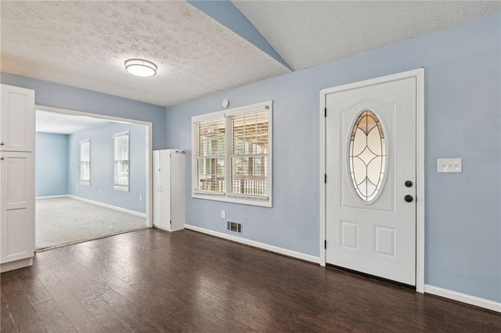 3 bedroom, 3 bathroom, 1,694 sq ft single family residence under contract at 11 Paces Meadows Lane, Dallas, GA 30157 — photo 6