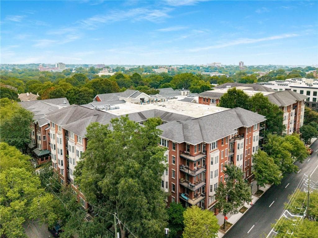 2 bedroom, 2 bathroom, 1,512 sq ft condominium sold at 850 Piedmont Avenue 1204, Atlanta, GA 30308