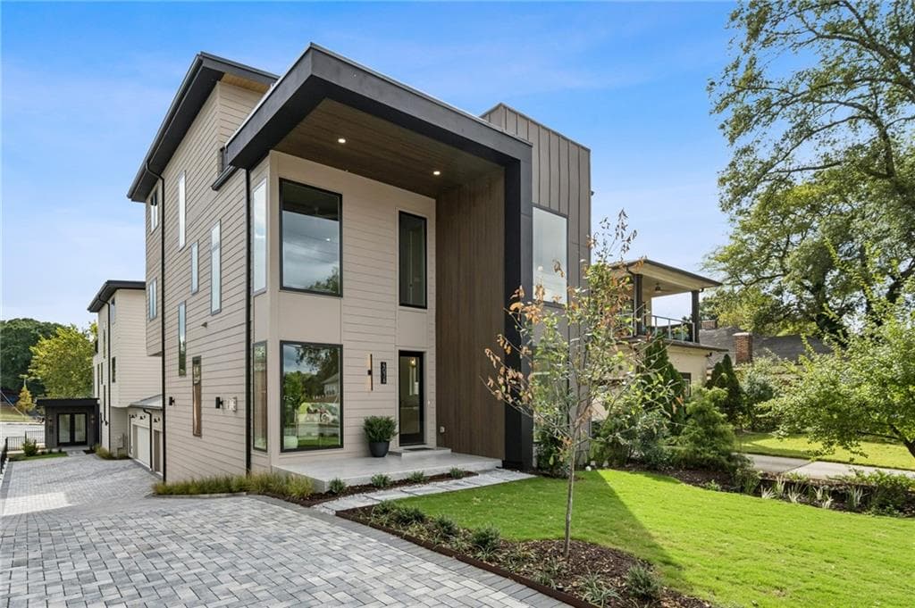 4 bedroom, 5 bathroom, 2,937 sq ft townhouse sold at 407 Linden Avenue A, Atlanta, GA 30308