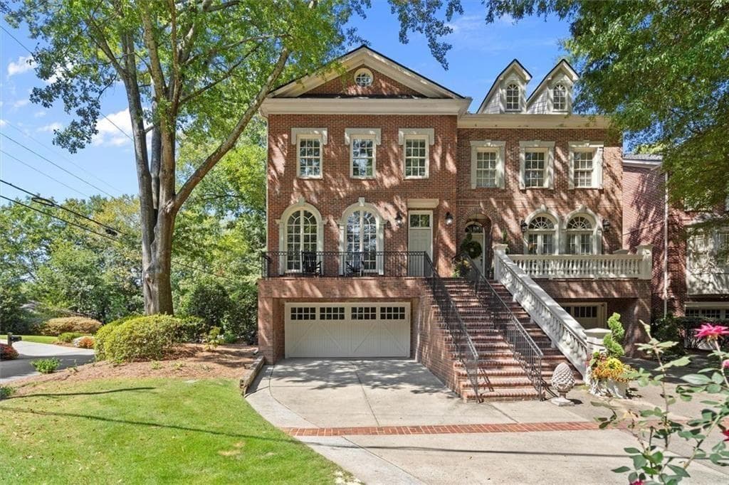 3 bedroom, 4 bathroom, 3,748 sq ft townhouse sold at 604 Timm Valley Road A, Atlanta, GA 30305