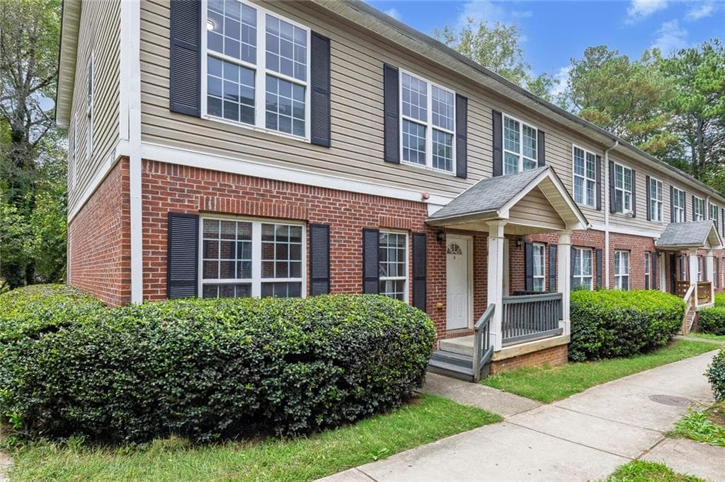 4 bedroom, 3 bathroom, 1,440 sq ft condominium sold at 1651 Massachusetts Street 7, Marietta, GA 30008