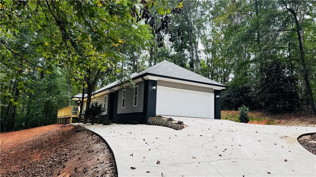 77 Lakeview Court, Jefferson, GA 30549 — most recent listing photo