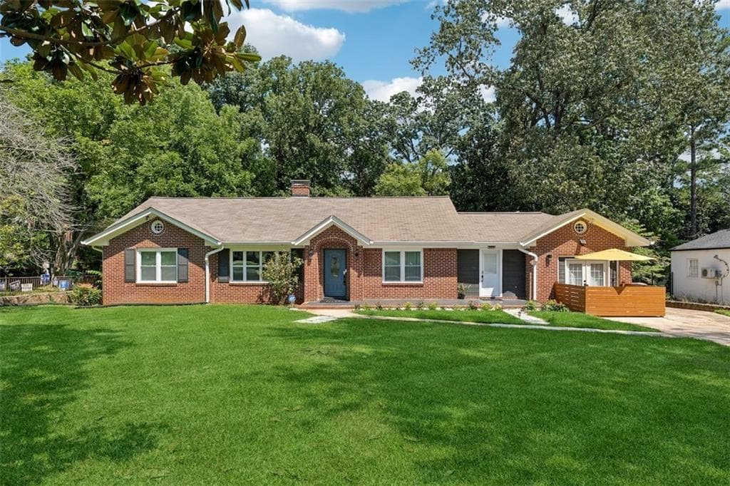 4 bedroom, 3 bathroom, 1,657 sq ft single family residence sold at 1947 Sandtown Road, Atlanta, GA 30311
